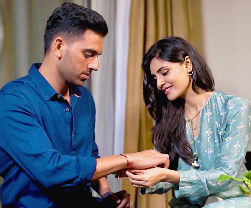 Deepak Chahar with her Sister