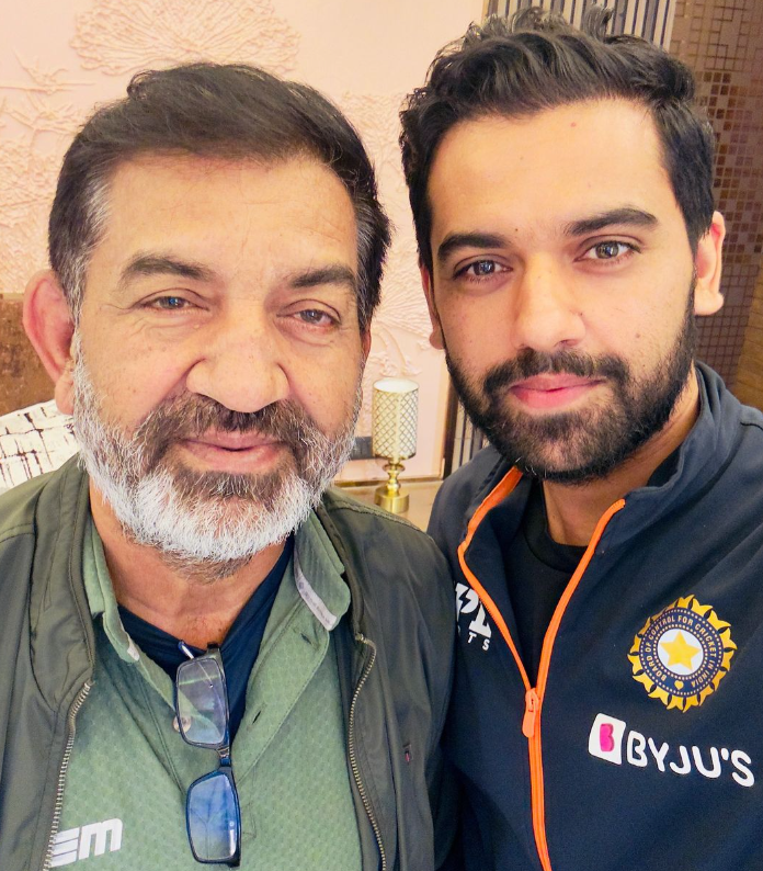 Deepak Chahar with his Father