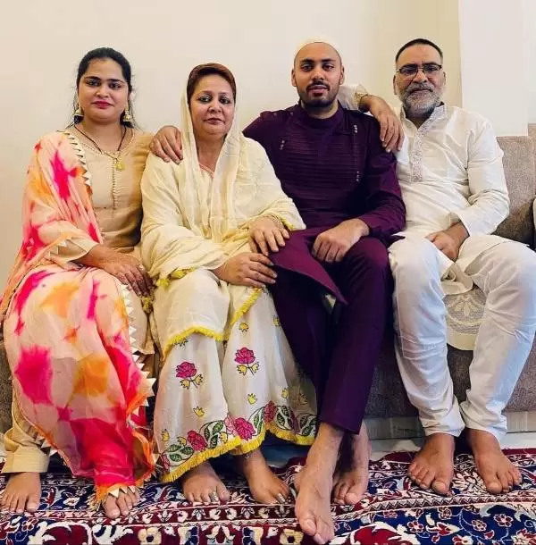 Avesh Khan with Family