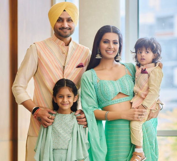 Harbhajan Singh with his Wife and Kids