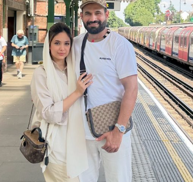 Irfan Pathan with his Wife