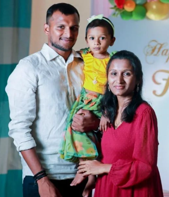 T Natarajan with His Wife and Daughter