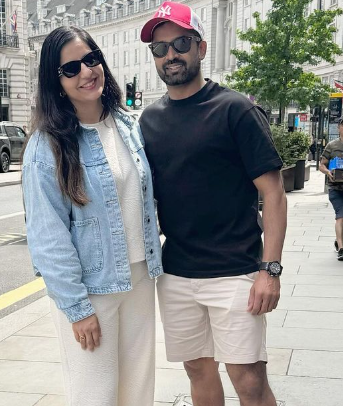 R Vinay Kumar with his Wife