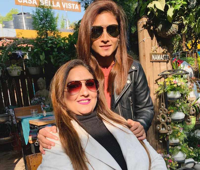 Taniya Bhatia with her Mother